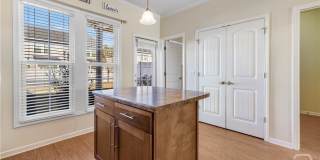 116 Ventura Place Gallery 12
