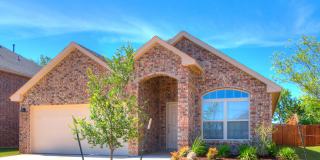 4 Bedrooms/2 Baths in Falling Springs Addition - Deer Creek Schools - Community Pool Gallery 1