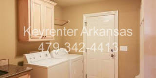 Gorgeous home in Bentonville! Gallery 18