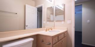 Stunning Updated 2BD/2BA Condo in Signal Hill AVAILABLE FOR IMMEDIATE MOVE IN Gallery 8