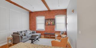 222 Williams Street E Gallery 6