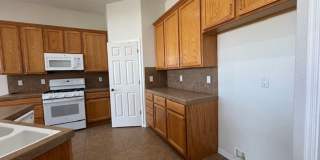 3 BR on the GOLF COURSE with POOL-Laughlin Ranch Association Gallery 15