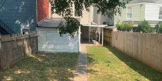 House with Yard and Parking-Video in the Pictures! Gallery 5