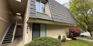Updated 2BR Condo Near Juanita Village & Beach – Pool, Gym, Parking Included Gallery 1
