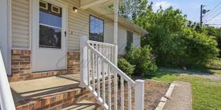 SPRING SPECIAL: 1/2 OFF FIRST MONTHS RENT - Two Bedroom Ranch Duplex in Columbia! Gallery 4