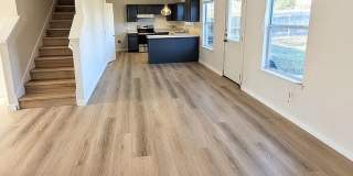 Room in 3 Bedroom Home at Phillips St Gallery 14