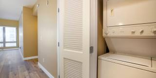 Stylish & Spacious Courtyard-Facing Condo in the Heart of Gaslamp Gallery 5