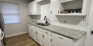 408 SE First Street Gallery 7