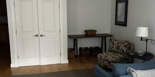Studio Available September 1st!! - Fully Furnished - Great Portland Location! Gallery 7