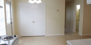 2-Bedroom Duplex in Edison 2-Bedroom Duplex in Edison Gallery 8