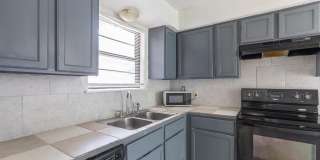 4925 Greenslope Drive Gallery 9