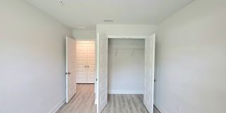 3-Bedroom End Unit Townhome Gallery 14