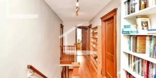 Large 4 bed in Brookline Gallery 9