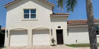 Beautiful Pool Home Gallery 1