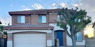 Spacious 5 bedroom home Gallery 1