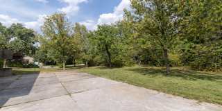 Charming and Spacious South Side 3-Bedroom Duplex Gallery 33