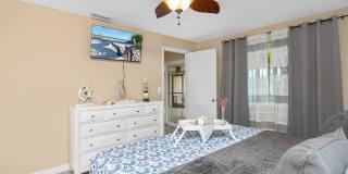 Fully Furnished Gulf Access w/ Boat Lift Gallery 26