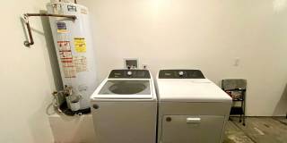 Luxurious Fully Furnished 3 Bedroom Home with Garage! Gallery 32