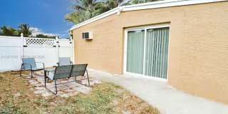 308 NE 8th Ct Gallery 10