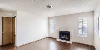 LOVELY 2 bedroom Condo Ready for Immediate Move in!! Gallery 13
