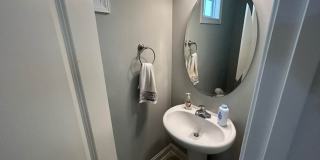 Room in 3 Bedroom Home at 109 Windy Creek Ln Gallery 12
