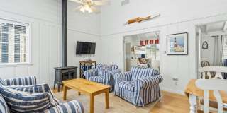 Balboa Island Coastal Charm Retreat Gallery 3