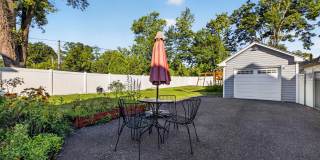 21 E REDMAN Avenue Gallery 74