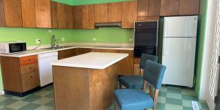 Hyde Park Town-House for Rent Gallery 25