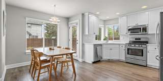 Beautiful SE Bend Home | Spacious Floorplan | Fenced Backyard | Near Parks & Trails Gallery 11
