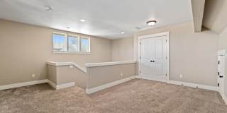 Close proximity to Old Mill District and downtown Gallery 40