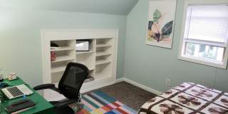1537 E. North Ave.....Single Family House! Gallery 21