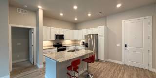 Beautifully updated 2‑bed, 2‑bath ground‑floor condo in Aurora, CO Gallery 1