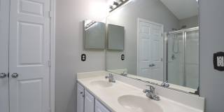 43673 SCARLET Square Gallery 19