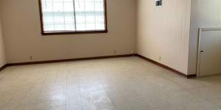 Single Family 4 BR 3.5 BA 0.7 Acres Water Front Gallery 21