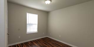 2 bed, 1 bath in great location - move in ready! Gallery 15