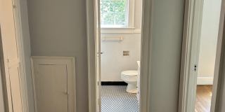 303 King Street Gallery 10