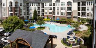 400 Belmont Gallery 12