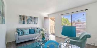 4523 Winona Avenue Gallery 5