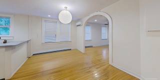 2 bedroom / 1 bath ~ Downtown Charleston Gallery 4
