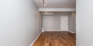 La Petite Gallery 12