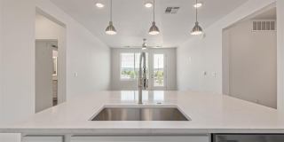 Like New Condo in Victory Ridge Gallery 6