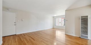 2p008 - Lake View East Gallery 4