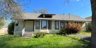 4 Bedroom, 2 Bathroom Home - Located near Oregon Tech and Sky Lakes! Gallery 1