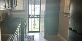 Spacious Rooms! Finished Basement! W/D! Available Now! Gallery 6