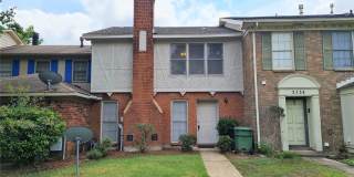 Townhouse off Vaughn Rd Gallery 1