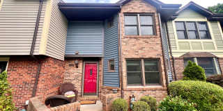 Canterbury Commons - 3 Bedroom 2.5 Bathroom - Spacious Townhome Gallery 1