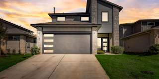 Spacious & Stylish Living in Liberty Hill Gallery 1
