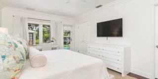 231 Cocoanut Row Gallery 13