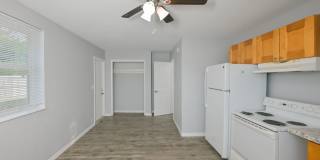 Pet-Friendly Largo Studio | Clean, Modern & Convenient Location! Gallery 12