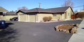 Single Level 2 Bed/2 Bath with Garage - NW Cedar Ave Gallery 1